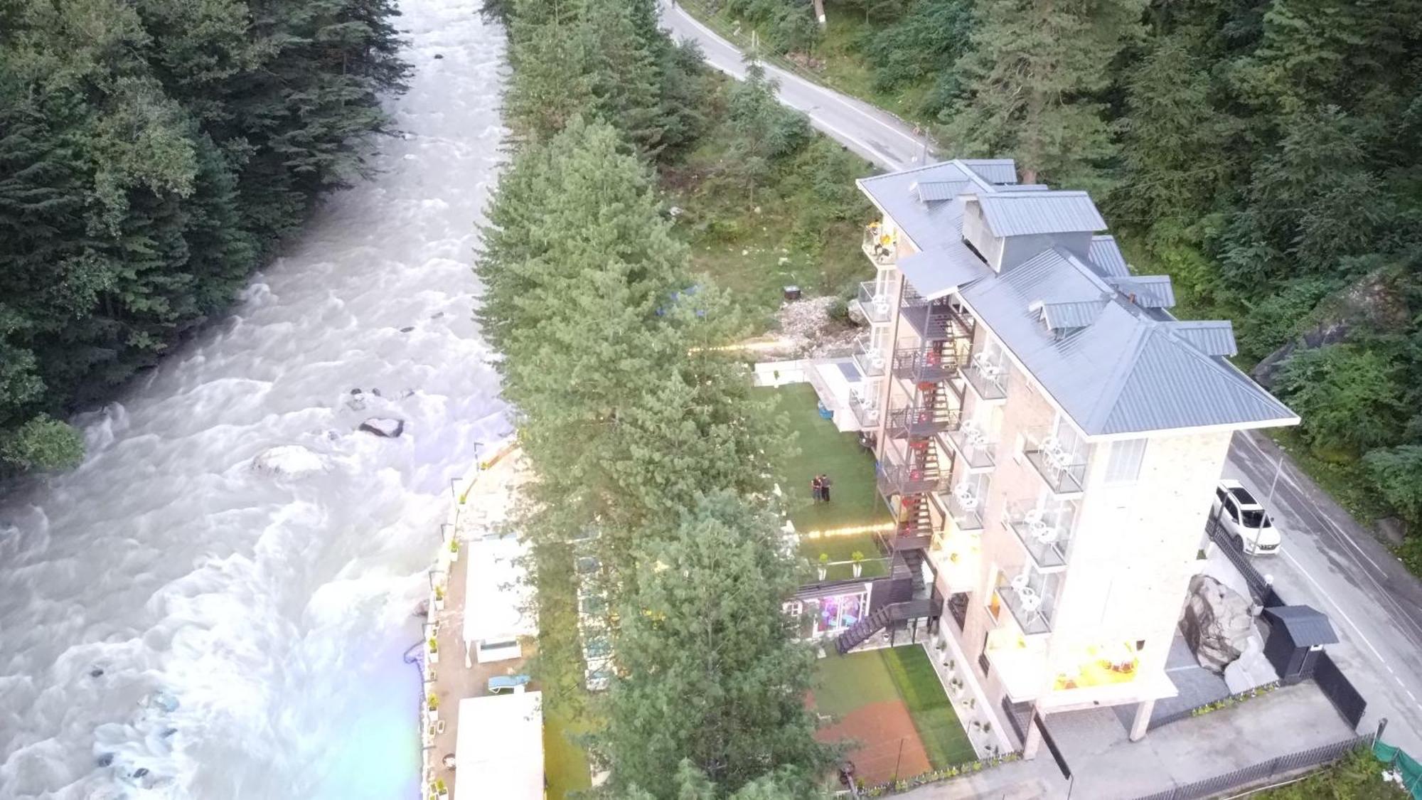 Moksha Riverside Resort Kasol Eksteriør billede